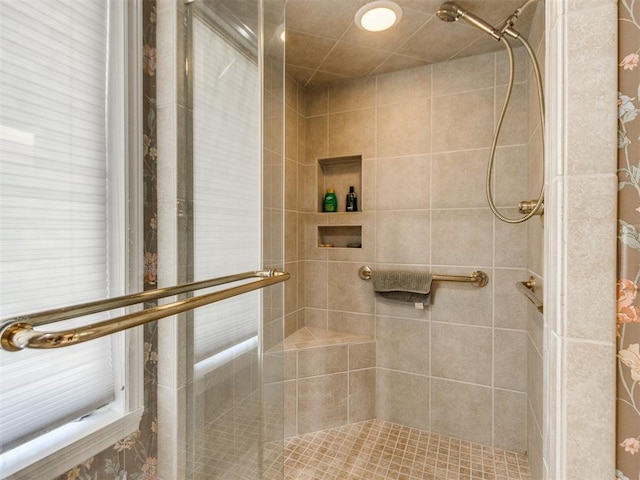 9 Country Club Rd, Shawnee, OK 74801 - bathroom with a shower stall