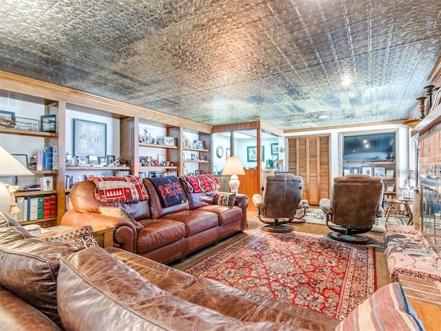 9 Country Club Rd, Shawnee, OK 74801 - living area with wood finished floors