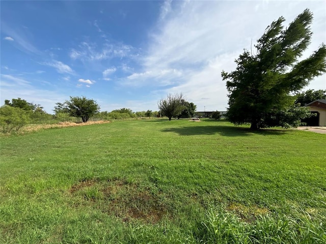 1630 Cross Rd, Altus, OK 73521 - view of green lawn