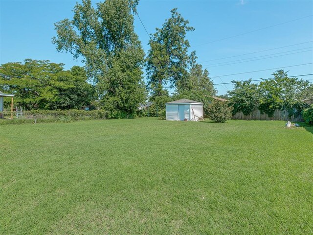 3113 SE 20th St, Oklahoma City, OK 73115 - view of yard with a storage unit