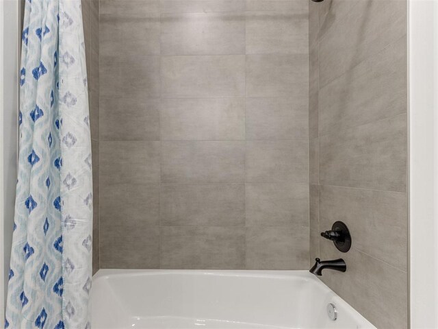 9320 NW 84th St, Yukon, OK 73099 - full bath with shower / bathtub combination with curtain