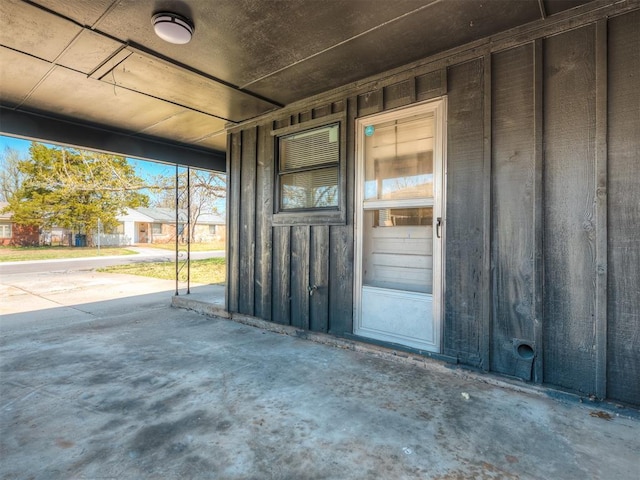 2104 Westchester Dr, Oklahoma City, OK 73120 - entrance to property