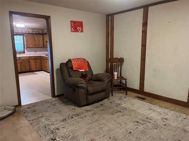 4179 W Gatlin St, Duncan, OK 73535 - living area featuring baseboards