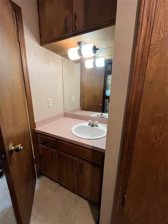 4179 W Gatlin St, Duncan, OK 73535 - bathroom with vanity