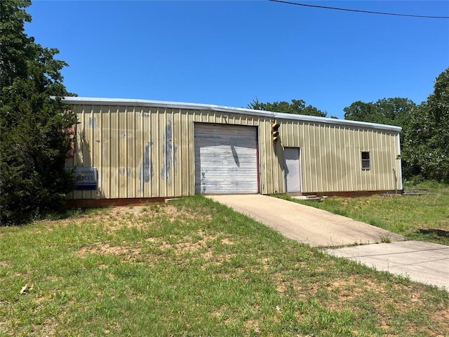 4179 W Gatlin St, Duncan, OK 73535 - view of outdoor structure with driveway