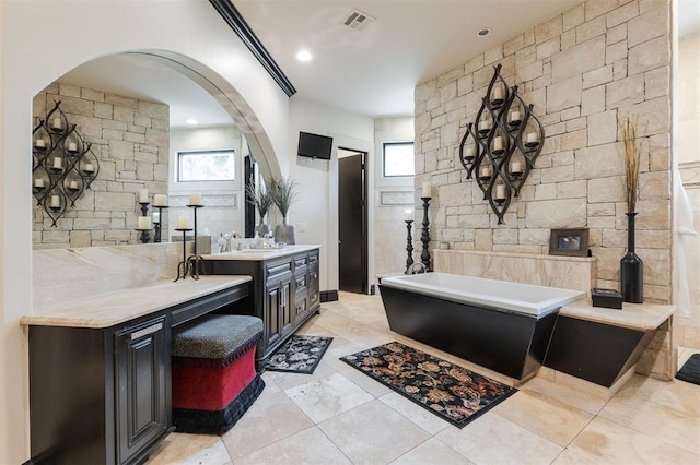 3617 Stagmoor Rd, Edmond, OK 73034 - full bath featuring a soaking tub and vanity