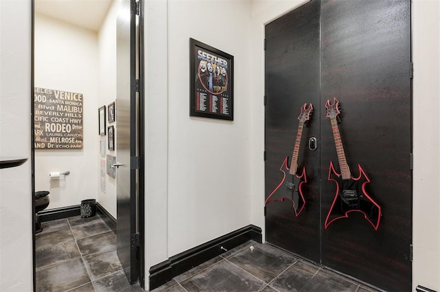 3617 Stagmoor Rd, Edmond, OK 73034 - hallway featuring baseboards
