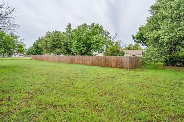 300 S Davidson Rd, Midwest City, OK 73130 - view of yard