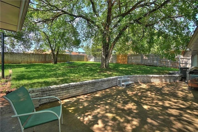 1013 Mary Lee Ln, Edmond, OK 73034 - fenced backyard with a patio area
