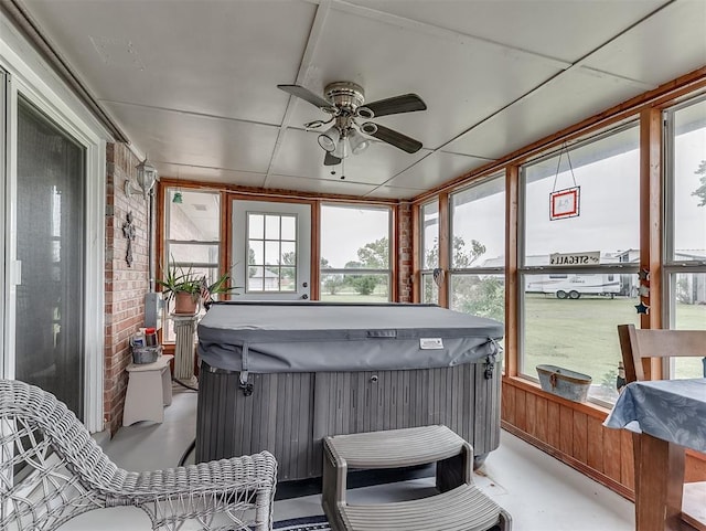 975 Garden Rd, Tuttle, OK 73089 - sunroom / solarium featuring a hot tub and ceiling fan