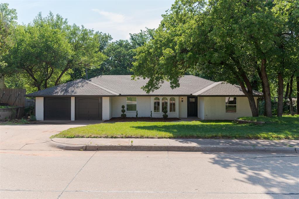 1112 Mary Lee Ln, Edmond, OK 73034 - photo 1