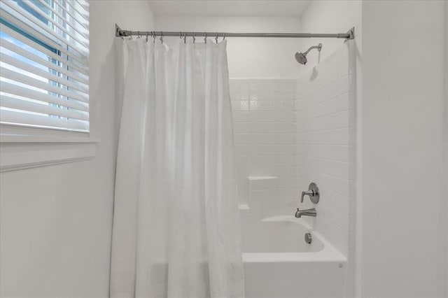 1108 Blackjack Creek Dr, Yukon, OK 73099 - full bath featuring shower / tub combo with curtain