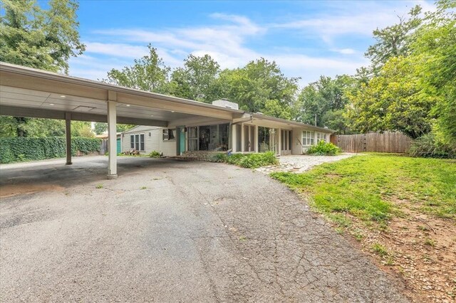 417 Garth Brooks Blvd, Yukon, OK 73099 - view of front of home featuring asphalt driveway