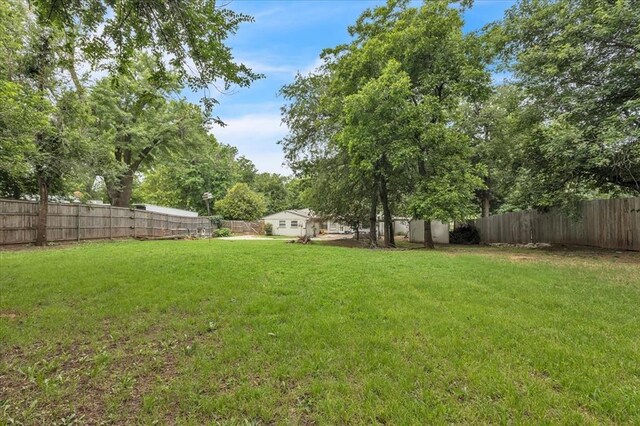 417 Garth Brooks Blvd, Yukon, OK 73099 - view of fenced backyard