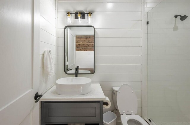 316 Triton Trl, Broken Bow, OK 74728 - bathroom featuring a stall shower and vanity