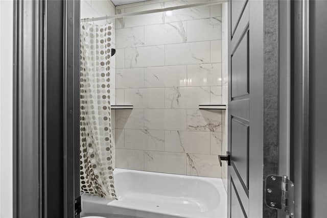 1031 Colonial Ave, Tuttle, OK 73089 - bathroom with shower / bath combination with curtain