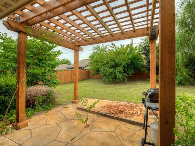 2909 Marigold Ln, Edmond, OK 73013 - fenced backyard with a pergola and a patio area