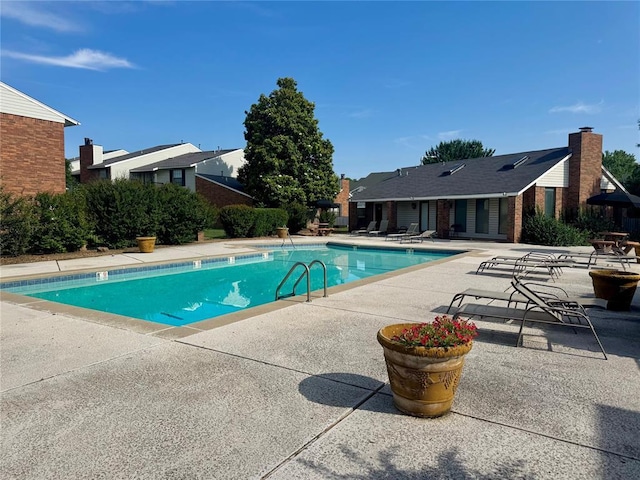 3000 Chautauqua Ave Unit 208, Norman, OK 73072 - community pool with a patio area
