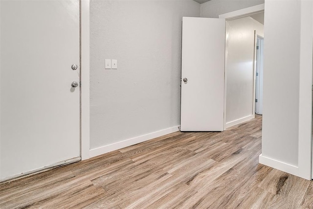 1617 SW 31st St, Oklahoma City, OK 73119 - empty room featuring light wood-style floors and baseboards