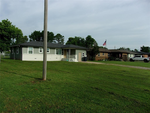 3018 N Beard Ave, Shawnee, OK 74804 - ranch-style house featuring a front yard