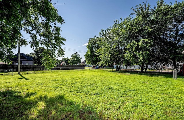 406 SW 4th St, Tuttle, OK 73089 - view of yard