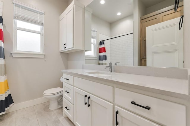 5017 Yale Bridge Ct, Edmond, OK 73034 - full bath with vanity, curtained shower, and recessed lighting