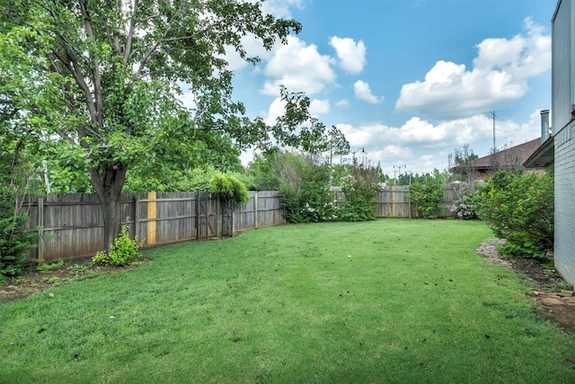 1713 Shadow Ct, Edmond, OK 73013 - view of fenced backyard