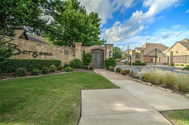 2216 SW 117th St, Oklahoma City, OK 73170 - view of community featuring a gate
