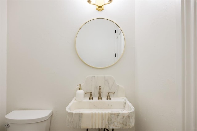 305 Carmel Valley Way, Edmond, OK 73025 - bathroom featuring toilet and a sink