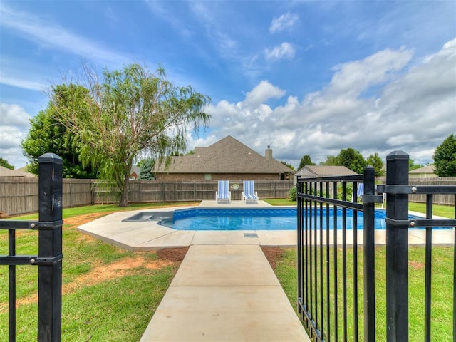 7821 Lindsay Ln, Edmond, OK 73025 - view of pool featuring a fenced backyard