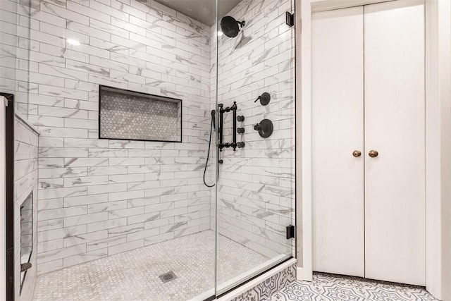 6540 S Donna Ln, Oklahoma City, OK 73150 - full bath featuring a shower stall