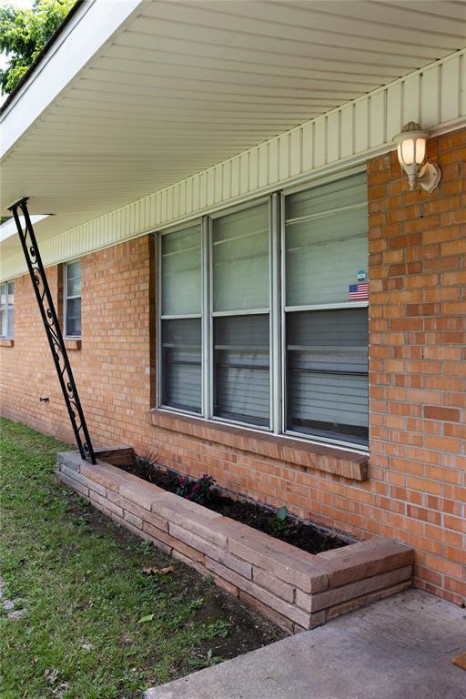 1702 W Boyd St, Norman, OK 73069 - exterior view of brick siding