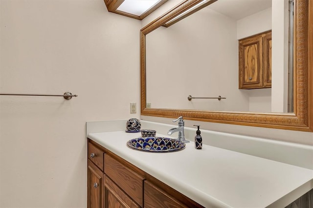 3217 Quail Cir, Altus, OK 73521 - bathroom with vanity