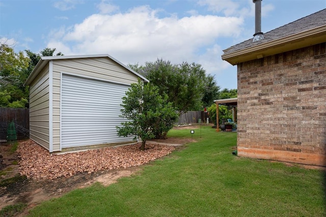 1604 Central Pkwy, Norman, OK 73071 - view of yard featuring an outbuilding