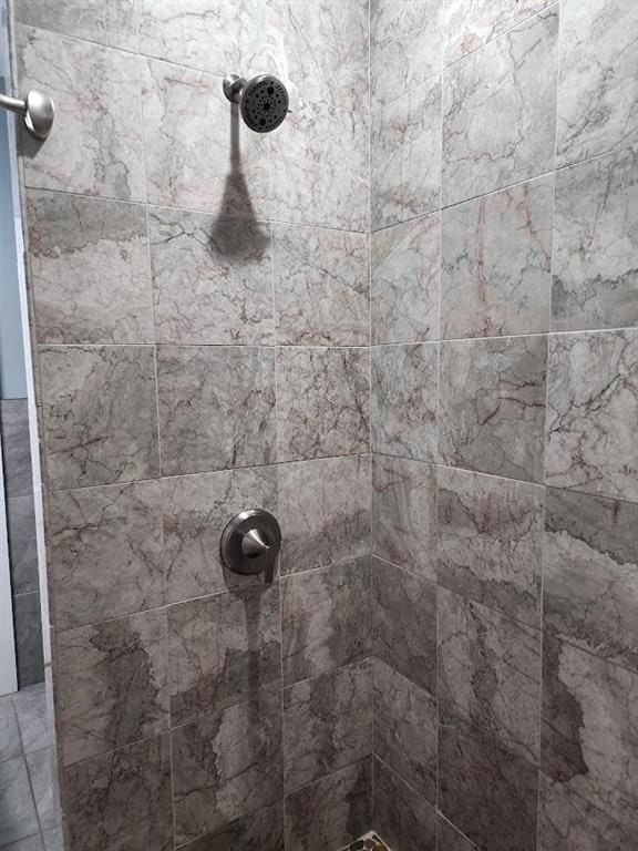 2719 NW 14th St, Oklahoma City, OK 73107 - bathroom view of tiled shower