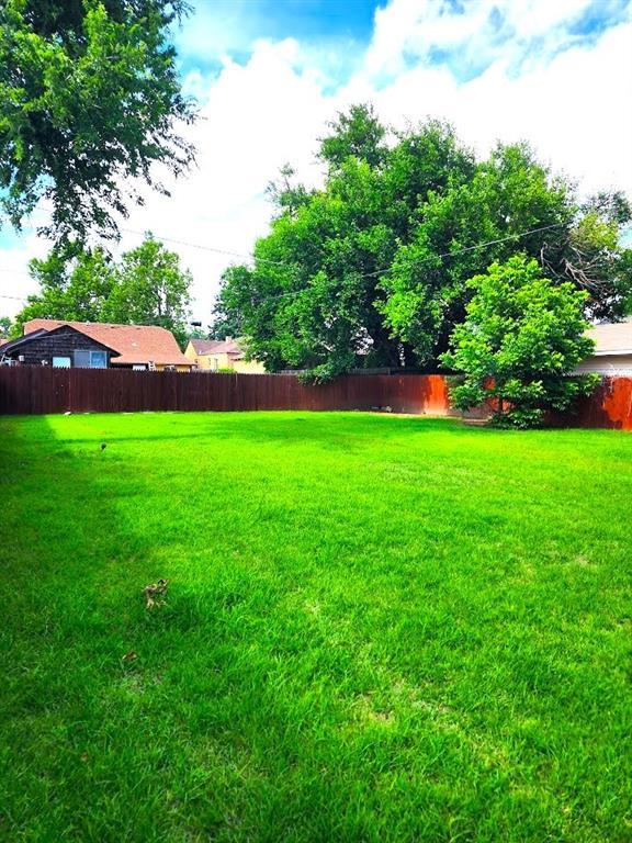 2719 NW 14th St, Oklahoma City, OK 73107 - view of yard