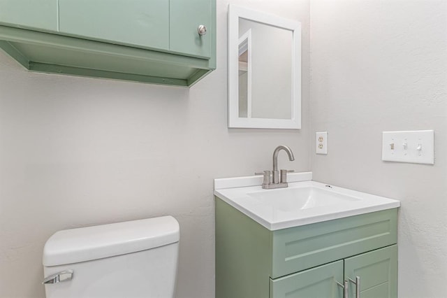1004 Ranchoak Ct, Yukon, OK 73099 - half bath with toilet and vanity