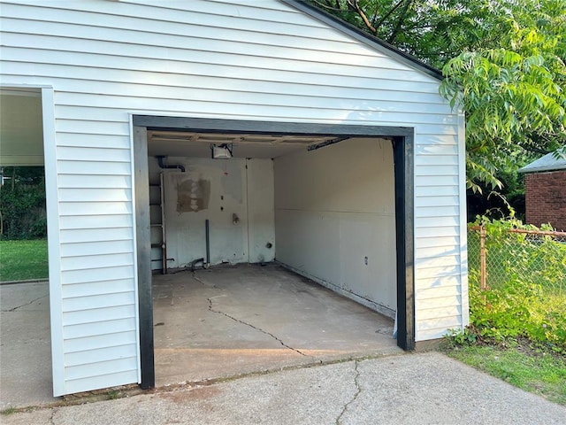 2332 NW 31st St, Oklahoma City, OK 73112 - view of garage