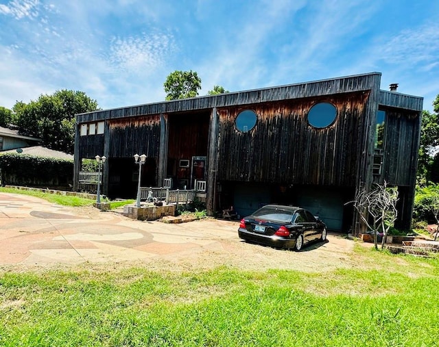 11413 Spring Creek Rd, Oklahoma City, OK 73162 - view of outbuilding featuring a garage