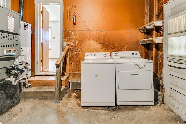 1817 W Harrison Ave, Guthrie, OK 73044 - laundry room with separate washer and dryer and gas water heater