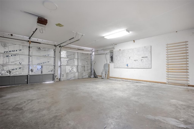 45350 Bob Crouch Rd, Tecumseh, OK 74873 - garage featuring a garage door opener
