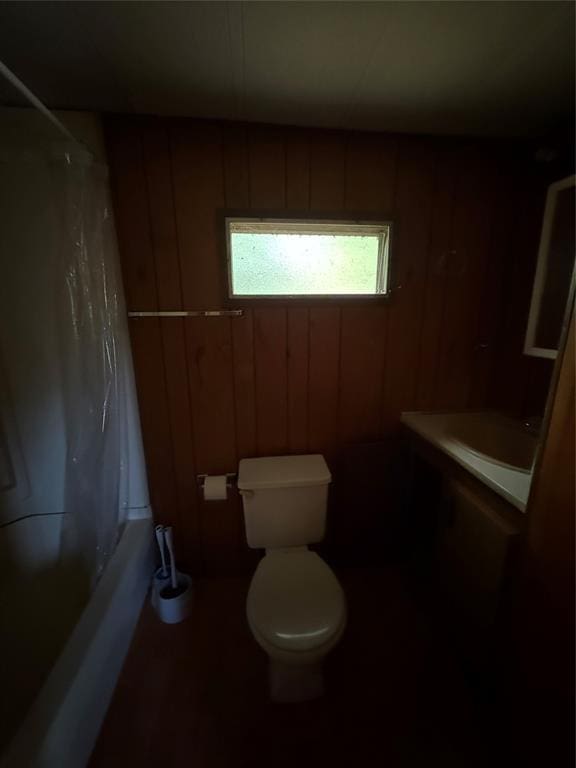 120347 S 4186th Rd, Eufaula, OK 74432 - bathroom with toilet and shower / bath combo with shower curtain