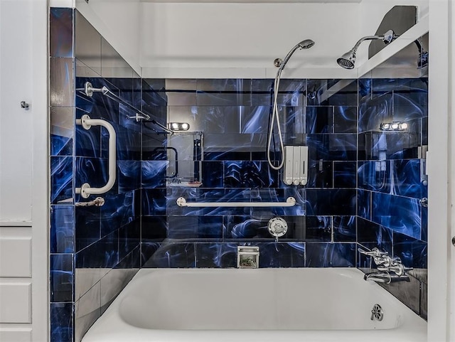 2720 NW 26th St, Oklahoma City, OK 73107 - full bath featuring washtub / shower combination