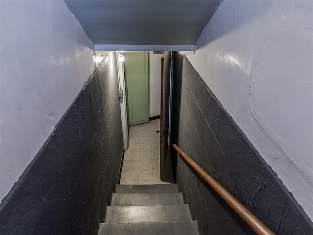 2720 NW 26th St, Oklahoma City, OK 73107 - view of staircase