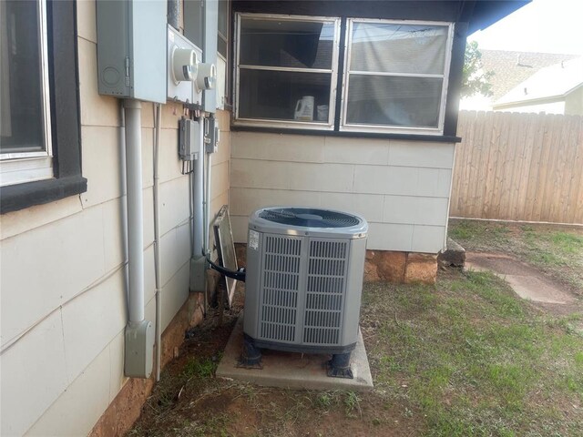 320 N Bradley St, Weatherford, OK 73096 - photo 18