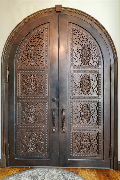 2309 Pinehurst Ct, Shawnee, OK 74801 - detailed view of a gate and wood finished floors