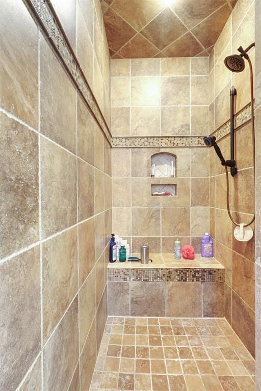 2309 Pinehurst Ct, Shawnee, OK 74801 - bathroom with tiled shower