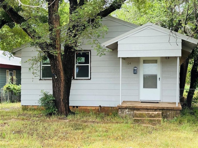 104 S Ross St, Walters, OK 73572 - view of front facade
