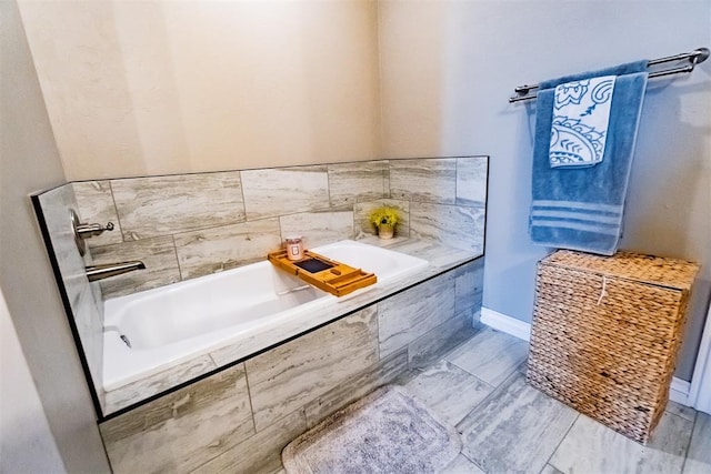 2713 Falling Leaves Dr, Weatherford, OK 73096 - full bath featuring a bath and baseboards