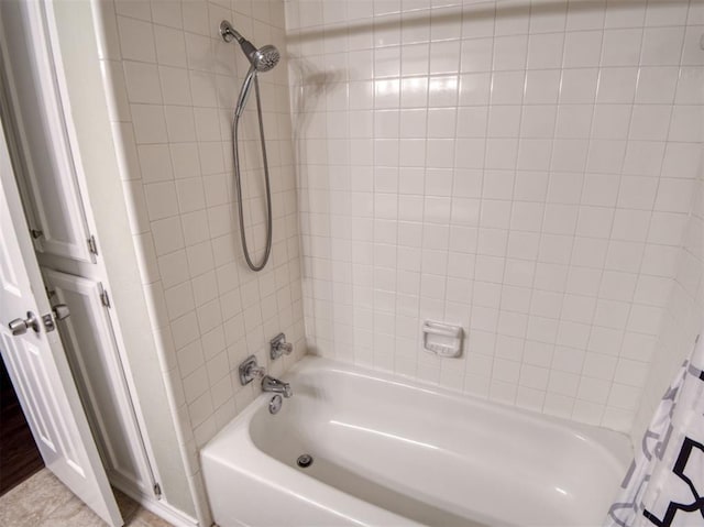 3003 River Oaks Dr Unit 119, Norman, OK 73072 - full bath featuring shower / bath combination with curtain